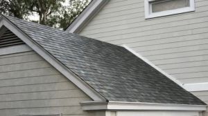 Tesla toont zonnepanelen dak voor huizen Tesla toont zonnepanelen dak voor huizen