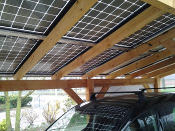 Zonnepanelen geplaatst met veranda te Ter Apel in oktober 2014 Zonnepanelen geplaatst met veranda te Ter Apel in oktober 2014