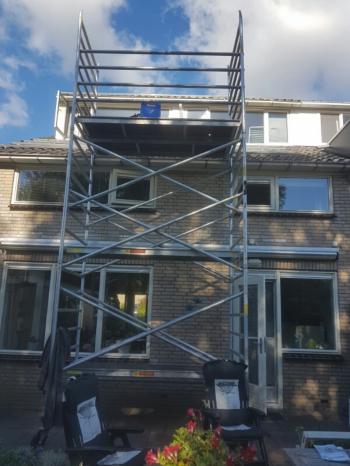 Steiger voor het plaatsen van een zonnepanelen installatie te Paterswolde (Groningen) in oktober 2016 Steiger voor het plaatsen van een zonnepanelen installatie te Paterswolde (Groningen) in oktober 2016