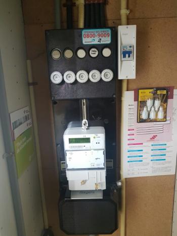 Meterkast aangepast voor zonnepanelen installatie te Hoogezand (Groningen) in oktober 2016 Meterkast aangepast voor zonnepanelen installatie te Hoogezand (Groningen) in oktober 2016