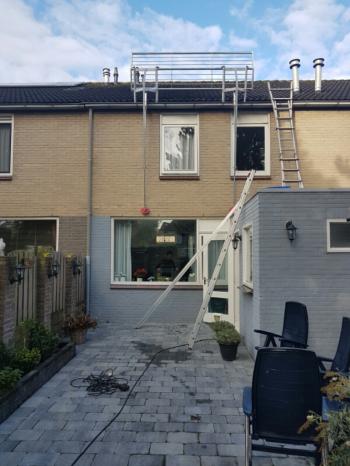 Steiger gebruikt voor zonnepanelen installatie te Hoogezand (Groningen) in oktober 2016 Steiger gebruikt voor zonnepanelen installatie te Hoogezand (Groningen) in oktober 2016
