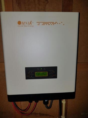 Omvormer voor zonnepanelen installatie geplaatst te Garrelsweer (Groningen) in oktober 2016 Omvormer voor zonnepanelen installatie geplaatst te Garrelsweer (Groningen) in oktober 2016