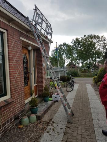 Zwarte zonnepanelen geplaatst op schuin dak te Garrelsweer (Groningen) in oktober 2016 Zwarte zonnepanelen geplaatst op schuin dak te Garrelsweer (Groningen) in oktober 2016
