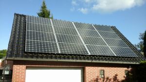 White sheet zonnepanelen geplaatst op schuin te Zuidlaren (Drenthe) in oktober 2016 White sheet zonnepanelen geplaatst op schuin te Zuidlaren (Drenthe) in oktober 2016