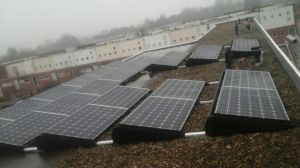 White sheet zonnepanelen geplaatst op plat dak te Groningen (Groningen) in december 2016 White sheet zonnepanelen geplaatst op plat dak te Groningen (Groningen) in december 2016