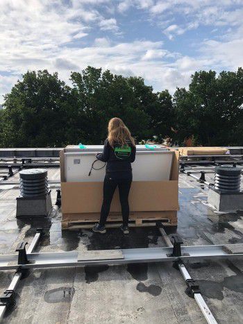 Zonnepanelen plaatsen op middelbare school in Beilen Zonnepanelen plaatsen op middelbare school in Beilen
