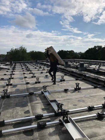 Zonnepanelen plaatsen op middelbare school in Beilen Zonnepanelen plaatsen op middelbare school in Beilen
