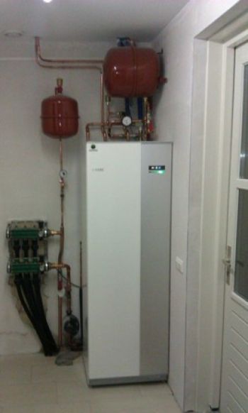 Warmtepomp geplaatst in woning te Emmen in maart 2014 Warmtepomp geplaatst in woning te Emmen in maart 2014