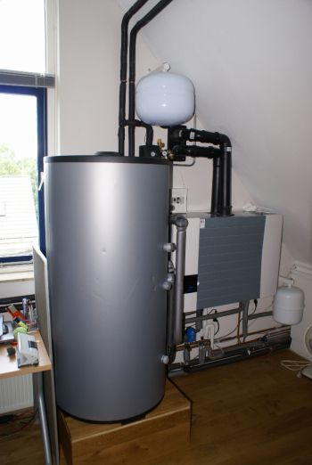 Zonneboiler installatie geplaatst op woning te Veendam in februari 2011 Zonneboiler installatie geplaatst op woning te Veendam in februari 2011