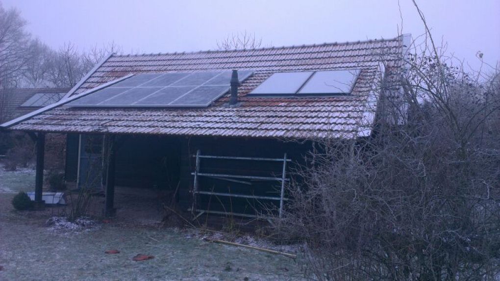 Zonneboiler installatie geplaatst op woning te Bellingwolde in januari 2015 Zonneboiler installatie geplaatst op woning te Bellingwolde in januari 2015